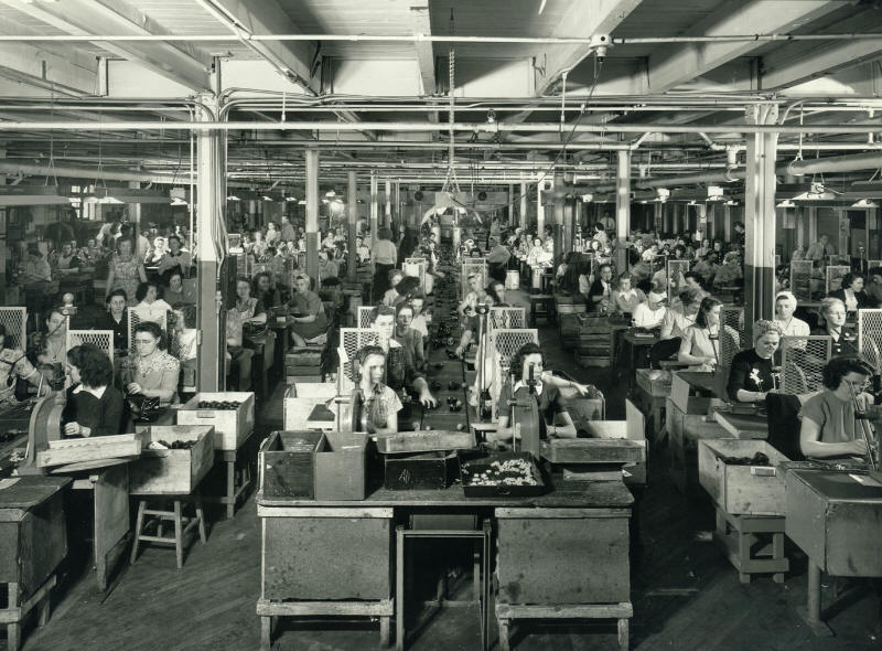 Conveyorized Final Assembly Lines at the Monroe St. plant in about 1949